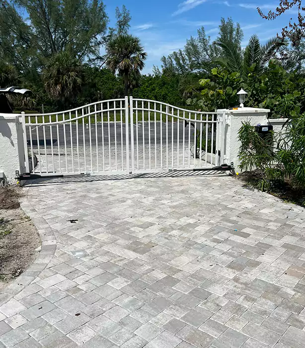Chain Link Gate Repair in Pembroke Pines, FL